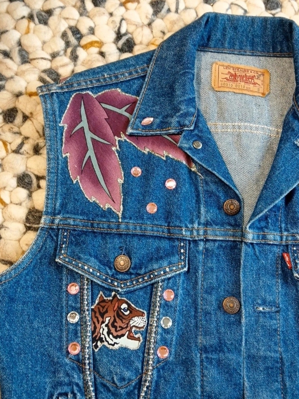 Vintage Levi's Hand-Painted Studded Denim Vest - Western Boho Art Size Small - Picture 2 of 8